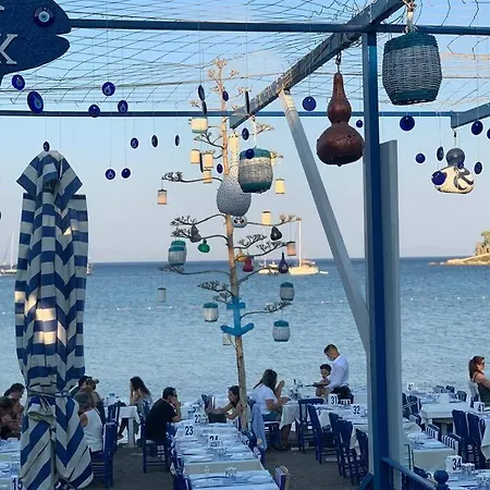 Merkezde Ful Deniz Manzarali Villa *